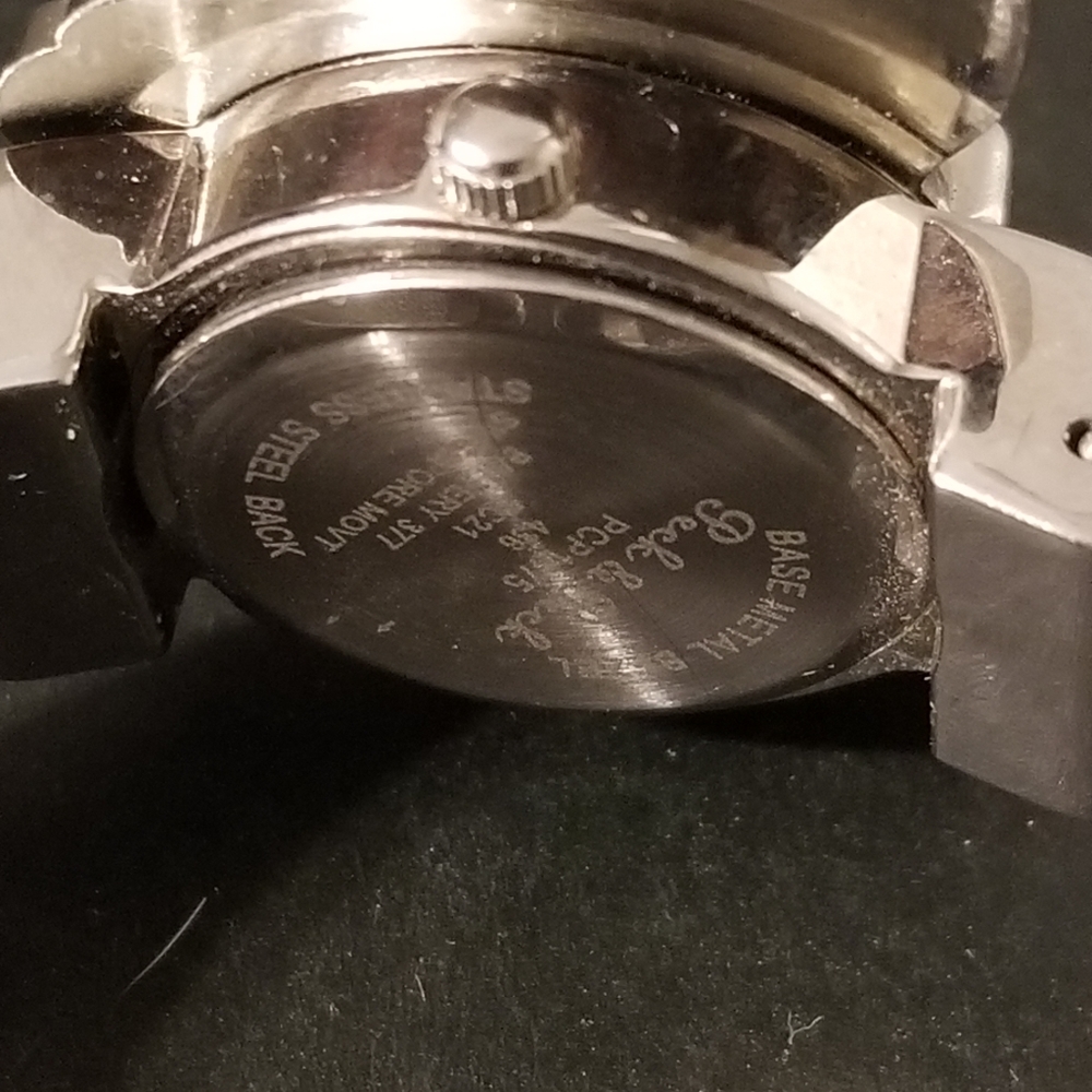 Watch - Picture 2 of 4